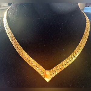 NAPIER Vintage Signed Napier Gold Tone V Neck Herringbone Necklace